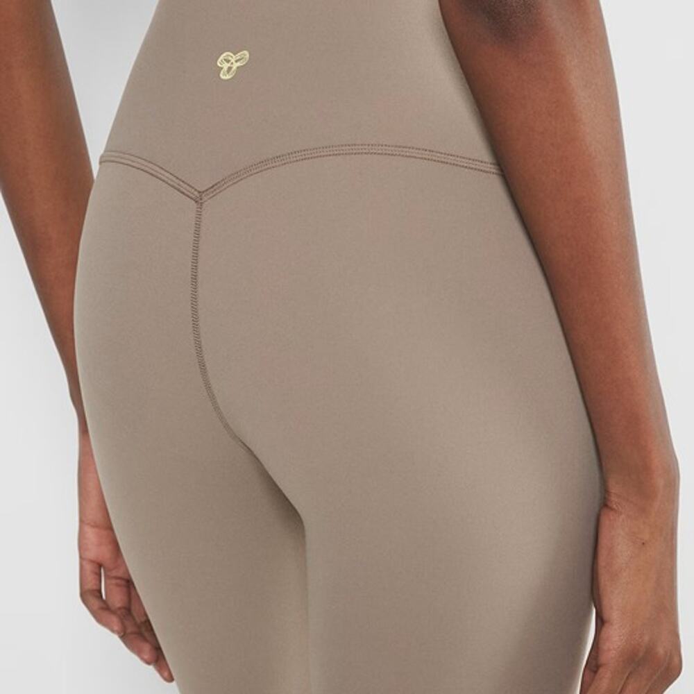 Aritzia Tna Golden Butter Cheeky High Rise Leggings Taupe Yoga Gym Pants Size 8 - Picture 3 of 9